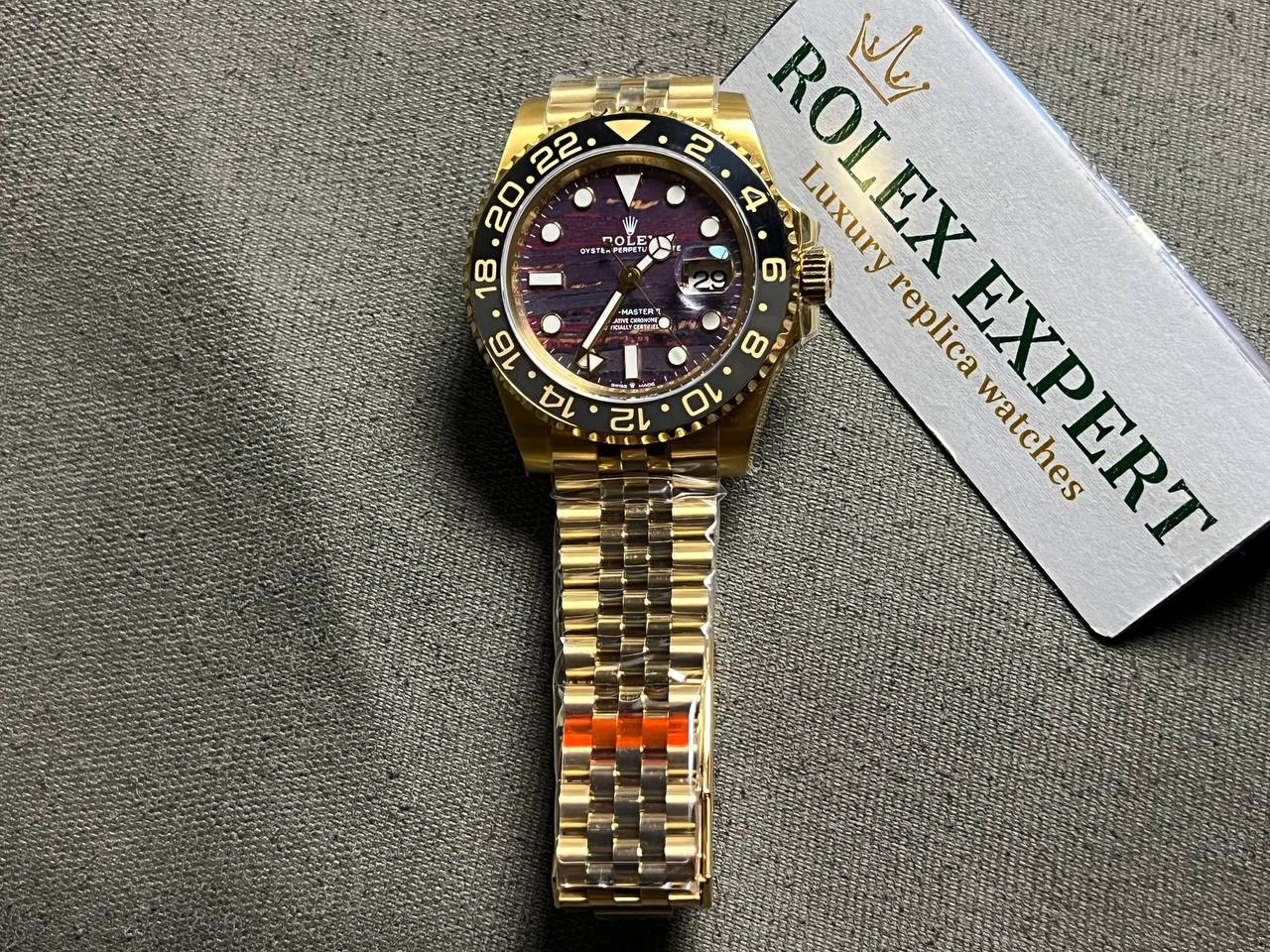 Superclone Rolex GMT-Master II 40 mm 126718GRNR Tiger Iron Dial