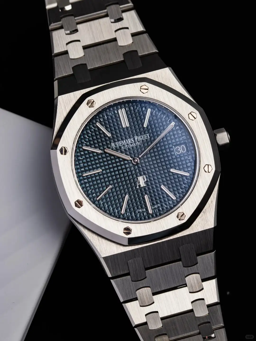 Audemars Piguet Royal Oak Jumbo Extra-Thin Blue 15202ST.OO.1240ST.01